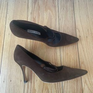 Manolo Blahnik brown suede heel. Size 40.5. Excellent pre-owned condition.